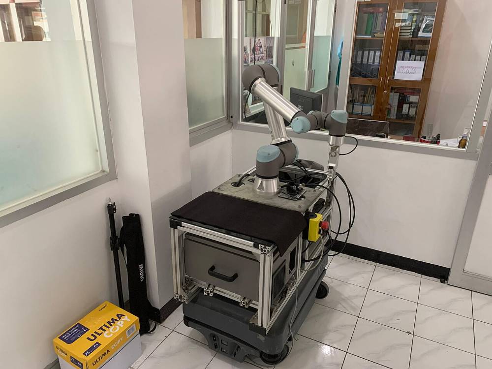 Robot arm at Politeknik Manufaktur Bandung